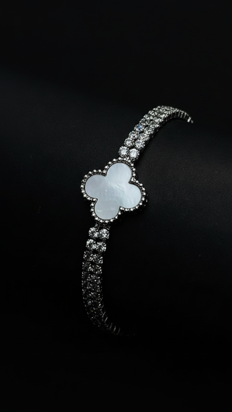 Clover Stone Bracelet