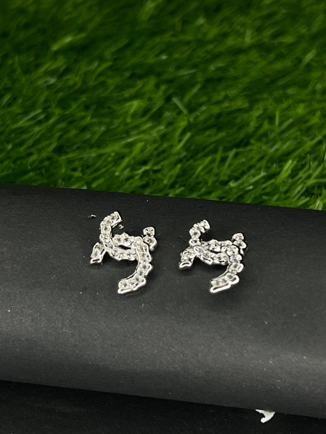 Crystal Chain Link Stud Earrings ⭐